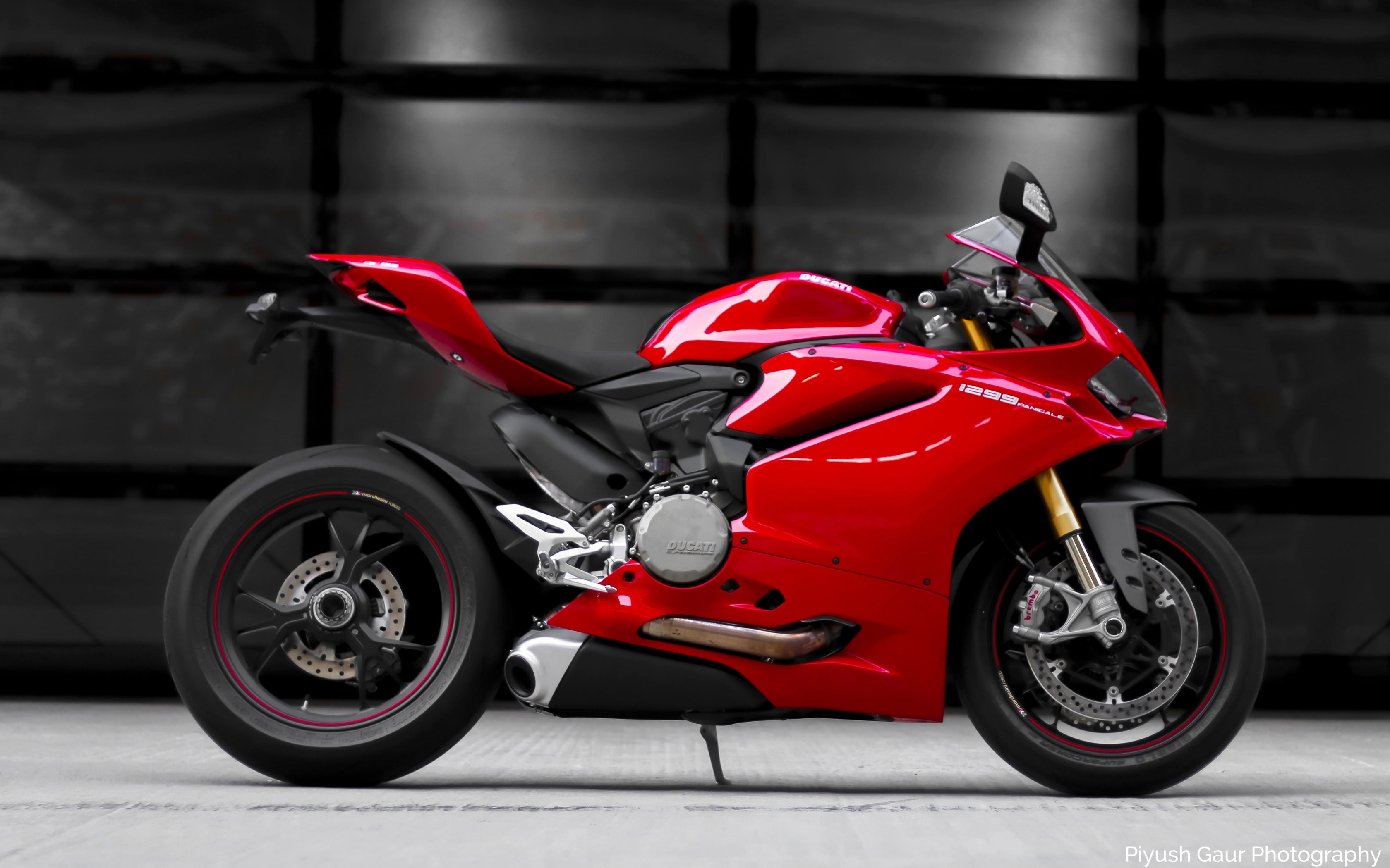 Ducati Panigale 1299S Black & Red Sport Bike